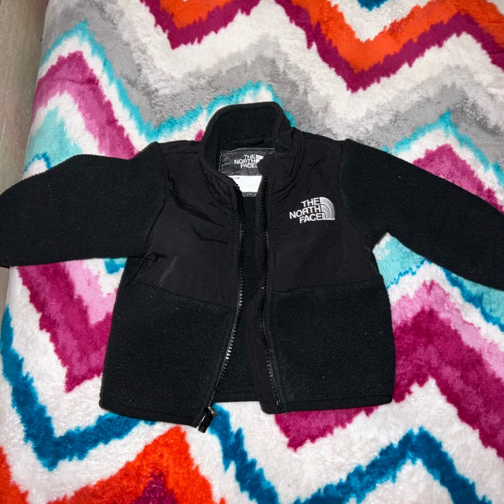 ❗️SOLD❗️3-6M North Face fleece jacket